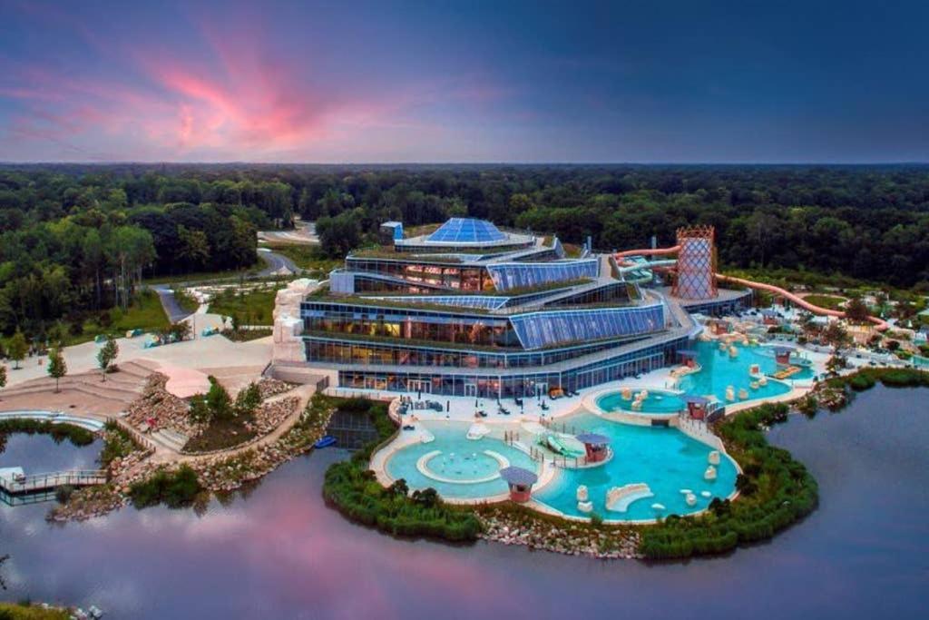 Fountain Place Disneyland And Paris Lagny-sur-Marne Екстер'єр фото