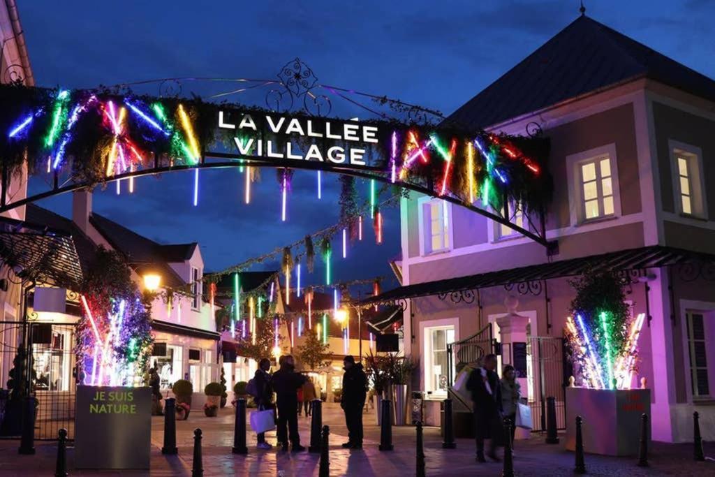 Fountain Place Disneyland And Paris Lagny-sur-Marne Екстер'єр фото